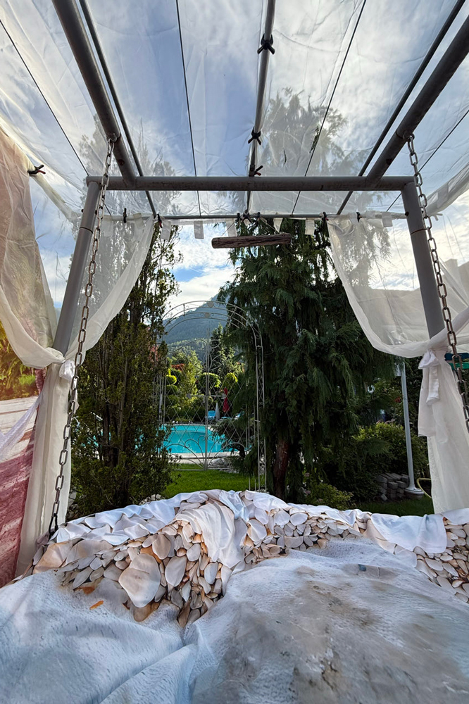 7 Christa bed